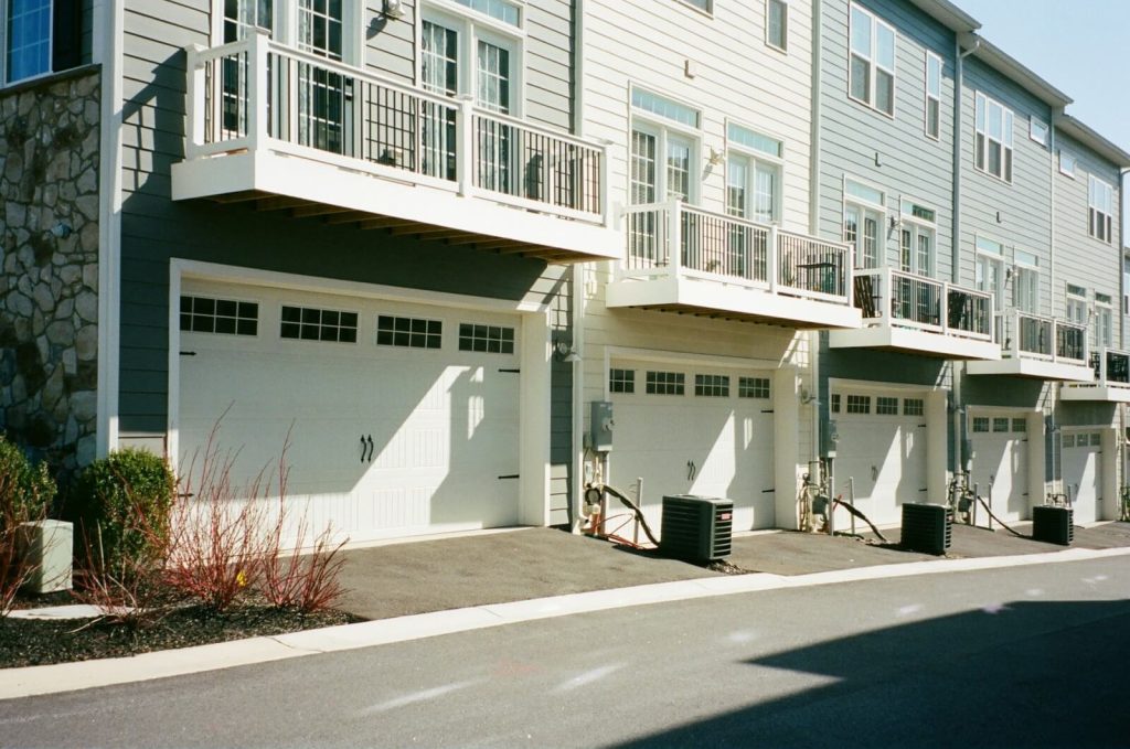 Row of condos in Mount Vernon, OH